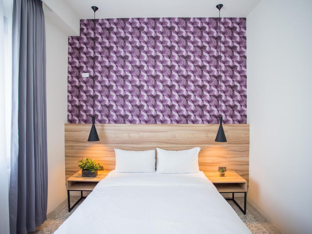Rainbow Hotel Манонг Екстериор снимка
