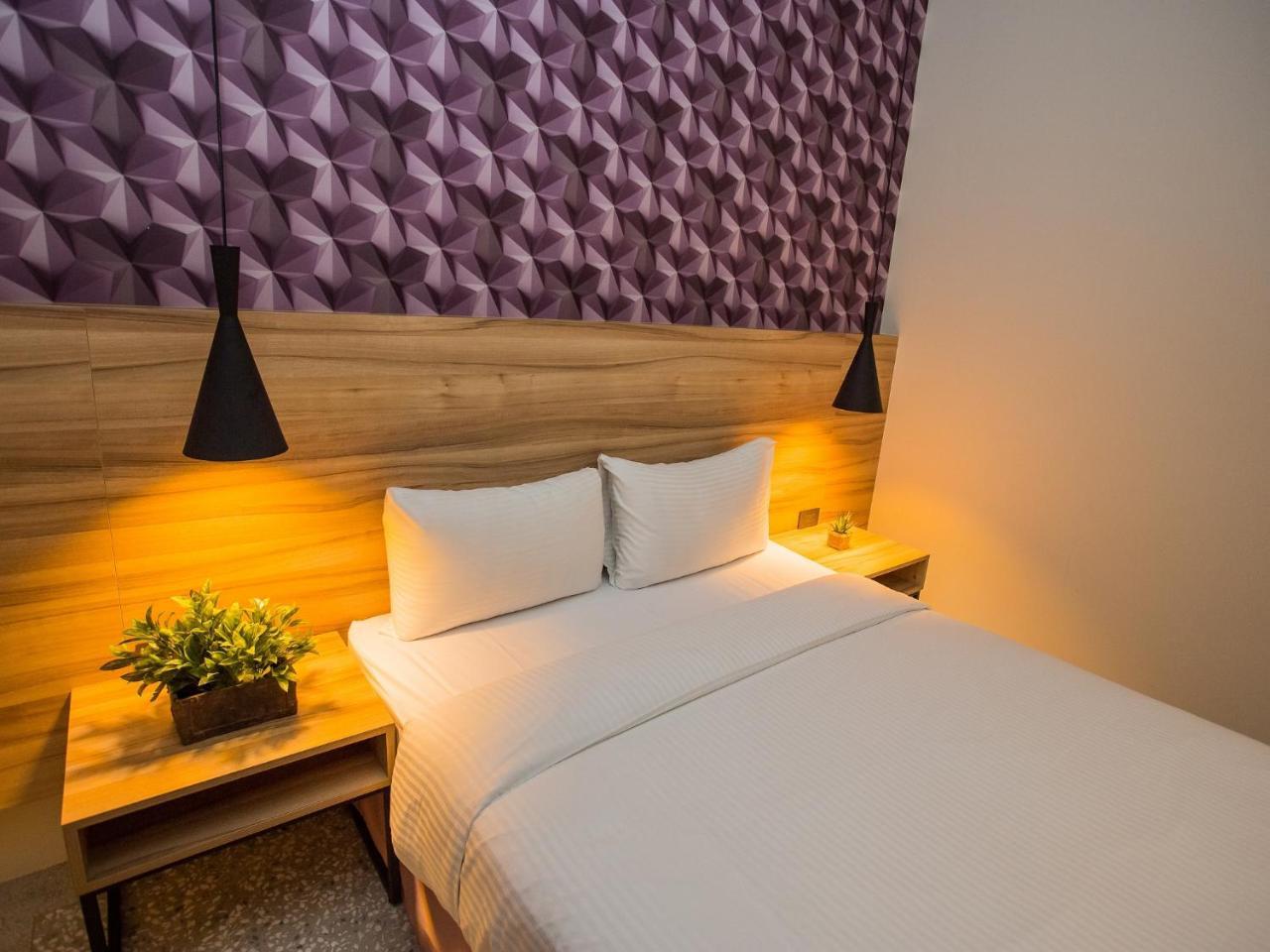 Rainbow Hotel Манонг Екстериор снимка