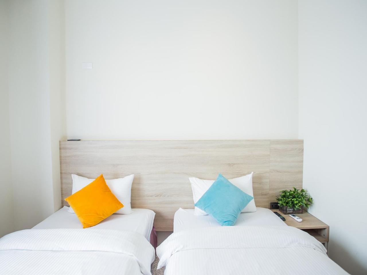 Rainbow Hotel Манонг Екстериор снимка