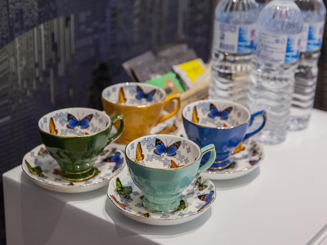 Rainbow Hotel Манонг Екстериор снимка
