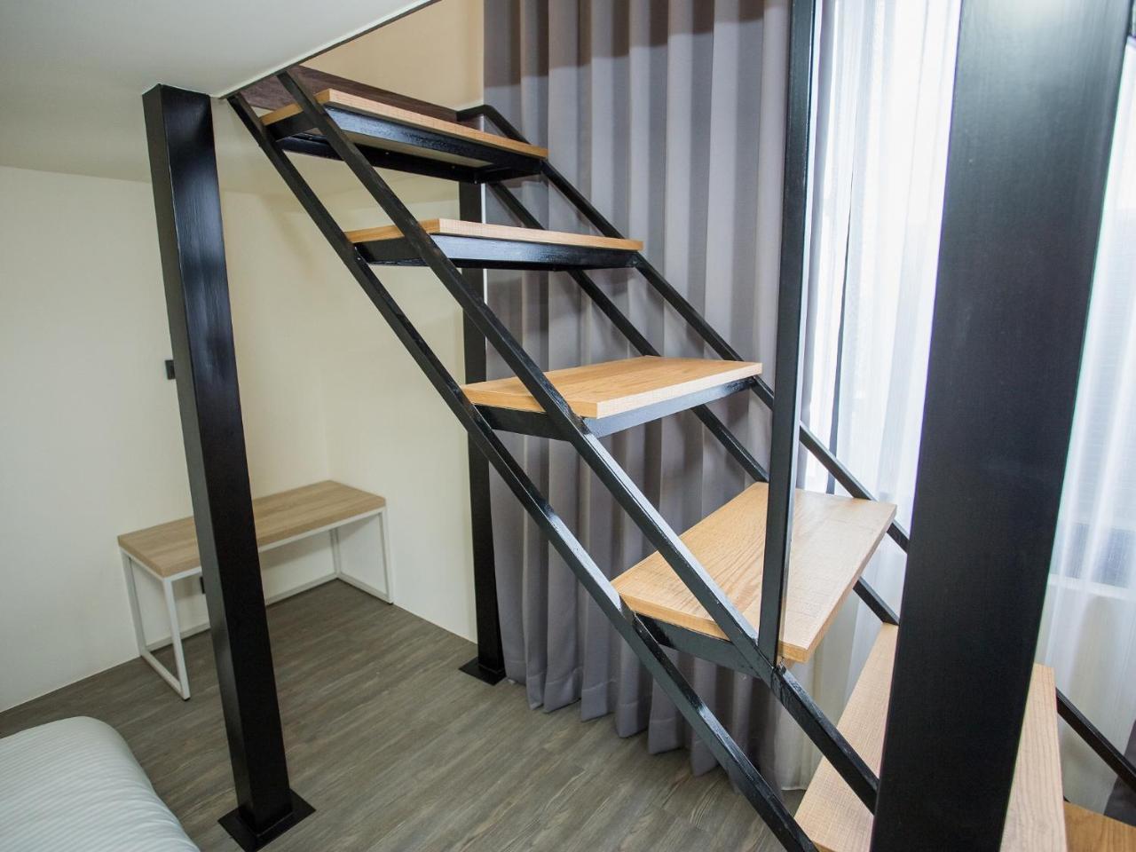 Rainbow Hotel Манонг Екстериор снимка