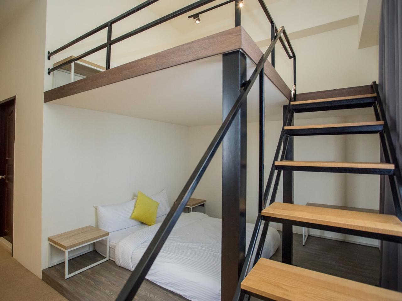 Rainbow Hotel Манонг Екстериор снимка