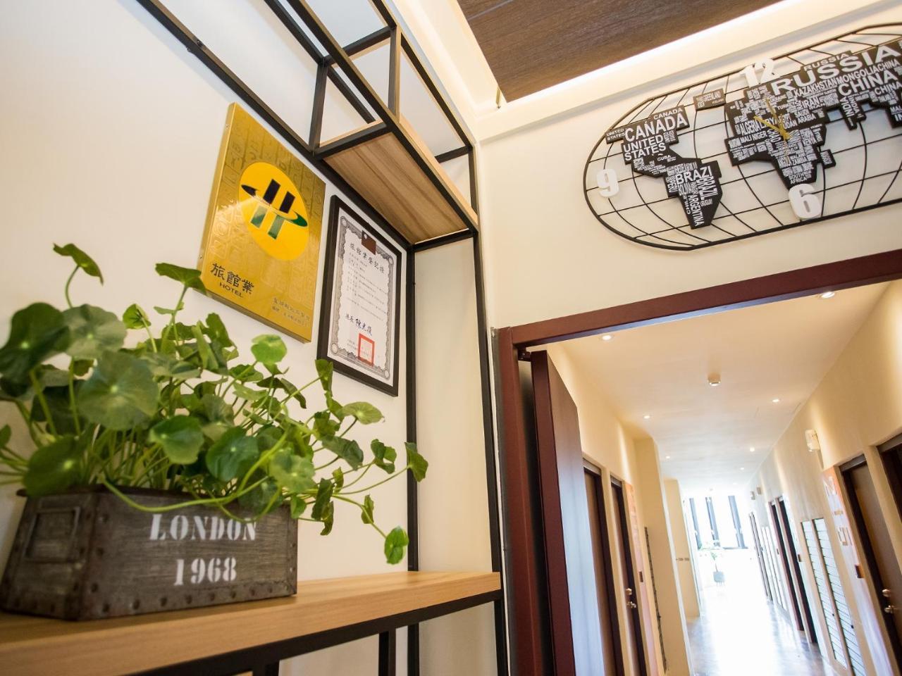 Rainbow Hotel Манонг Екстериор снимка