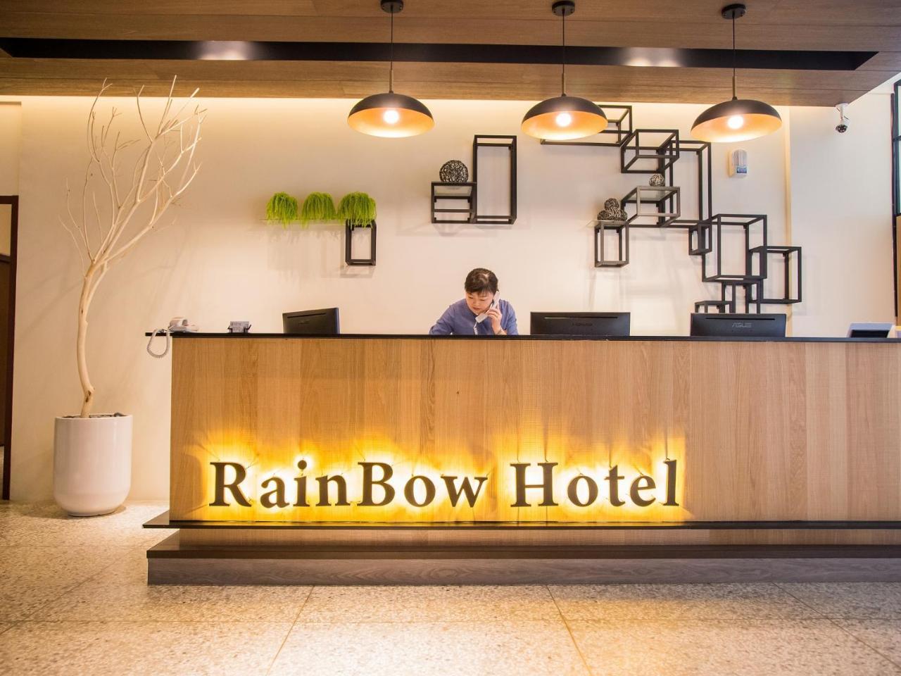 Rainbow Hotel Манонг Екстериор снимка